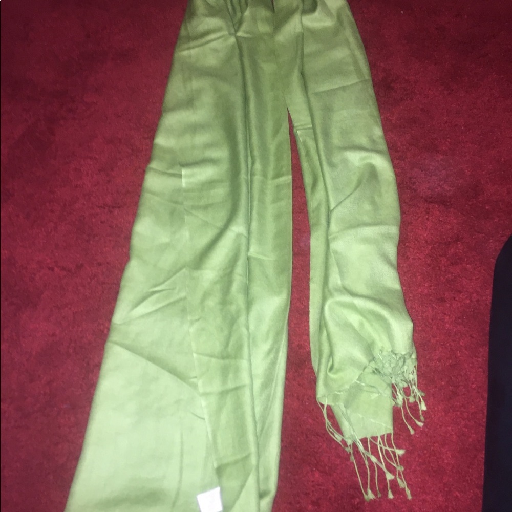 Scarf - Picture 2 of 3